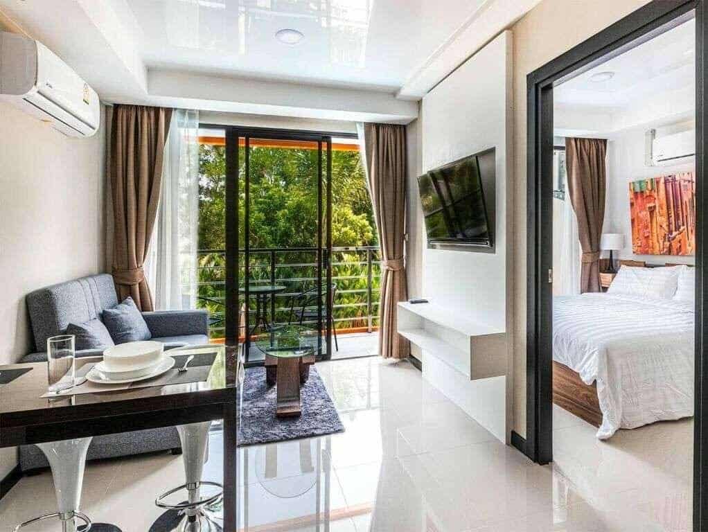 ruang vertikal di desain interior apartemen 1 kamar